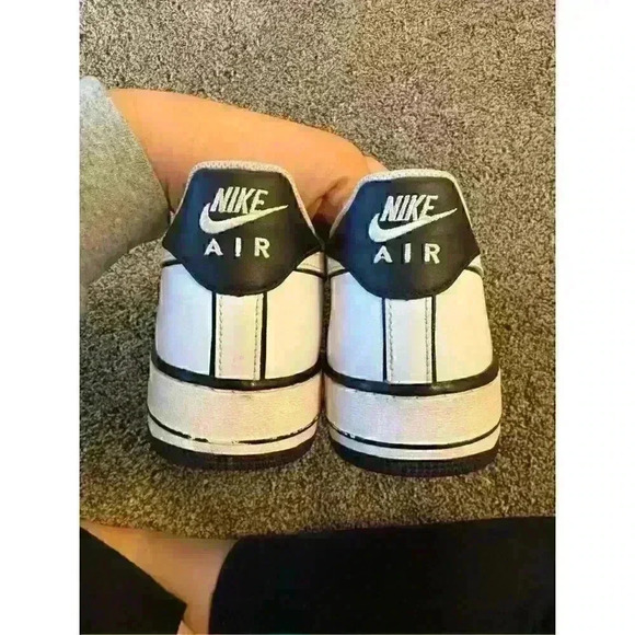 Nike Air Force 1, AF-1 ‘82, good condition, men’s size 9, black & white - Picture 4 of 9